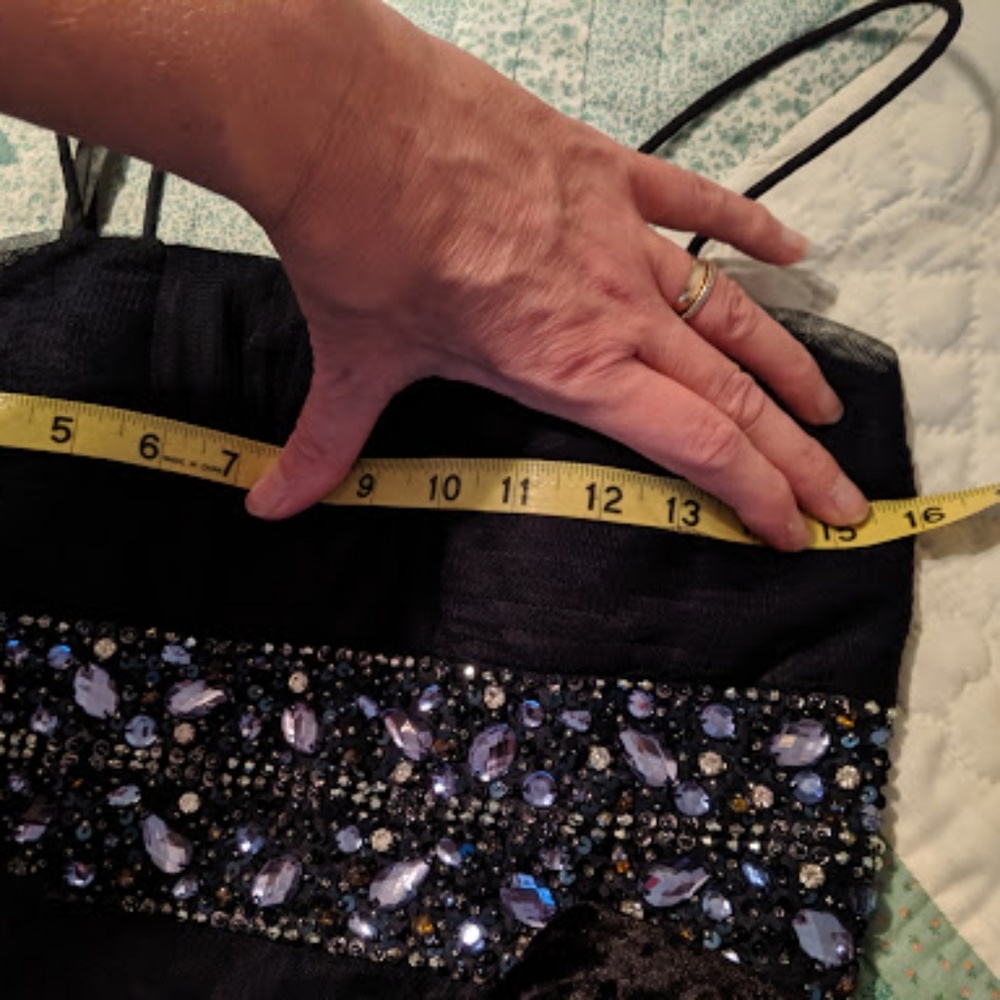Navy short formal dress with stone details - Picture 5 of 8